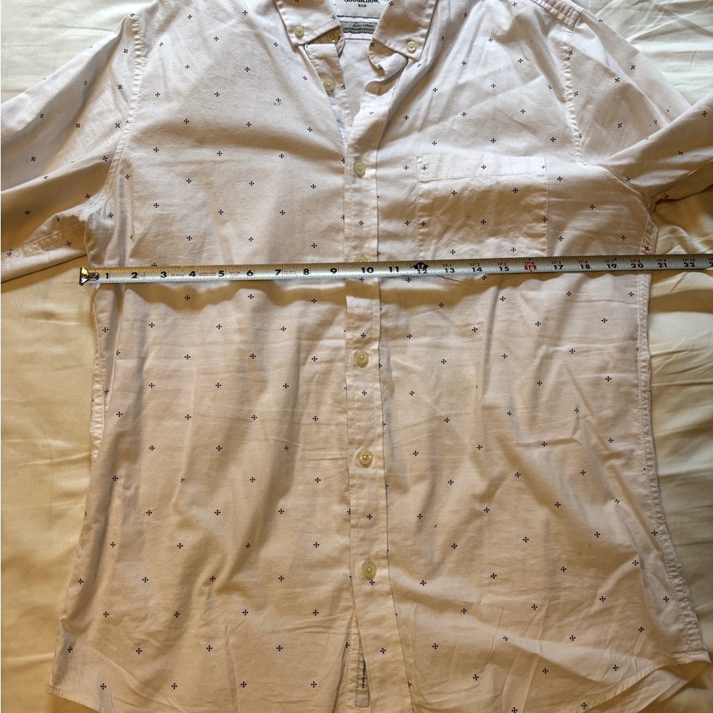 🚨2 for $12🚨Patterned Button-Up Shirt - Picture 3 of 3